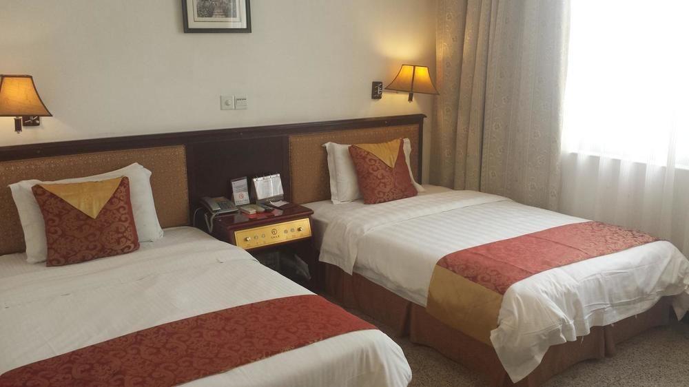 Xana Lite Hotel - Guangzhou Fangcun Huadiwan Metro Station Extérieur photo